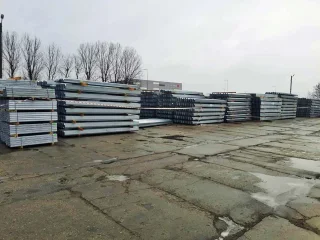  Składowanie elementów przeznaczonych do wykonania barier ochronnych  - firma Saferoad w Innowrocławiu