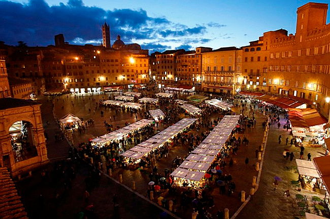  Siena (SI)
- Siena, Piazza del Campo, Mercato nel campo, Mercato medievale