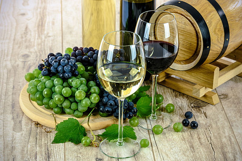  Pollensa
- grapes-and-wine