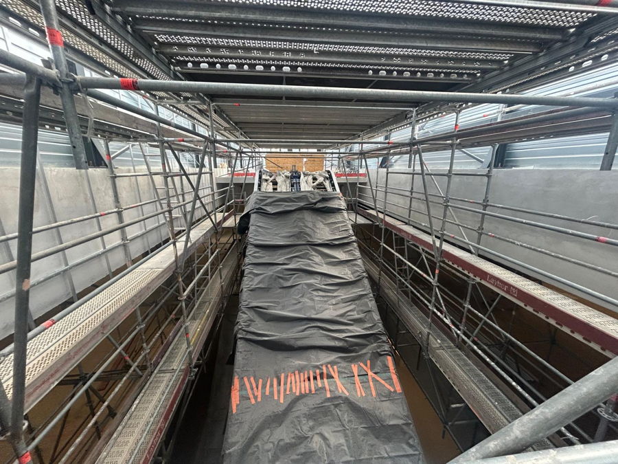 Galeries Lafayette Bron : l'échafaudage en encorbellement redéfinit l'accès — photo 4