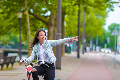 Amsterdam: City Bike Tour with Local Guide (in Italian)
