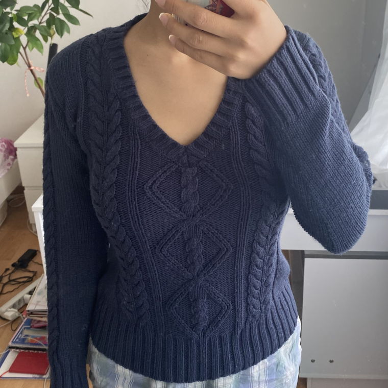 Dark blue sweater 