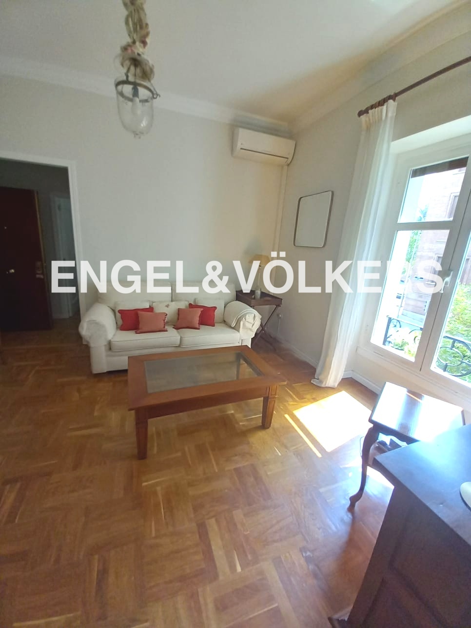 Exclusive furnished apartment for rent in Argüelles - Image 3