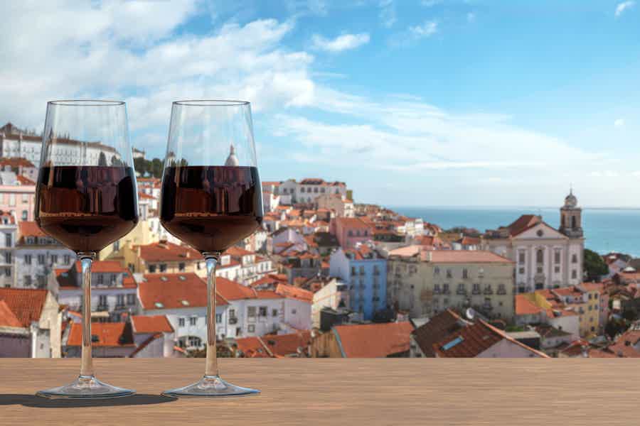 Total Lisbon Experience Walking Tour with Seafood Lunch - photo 4