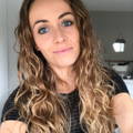 Image of women with wavy hair