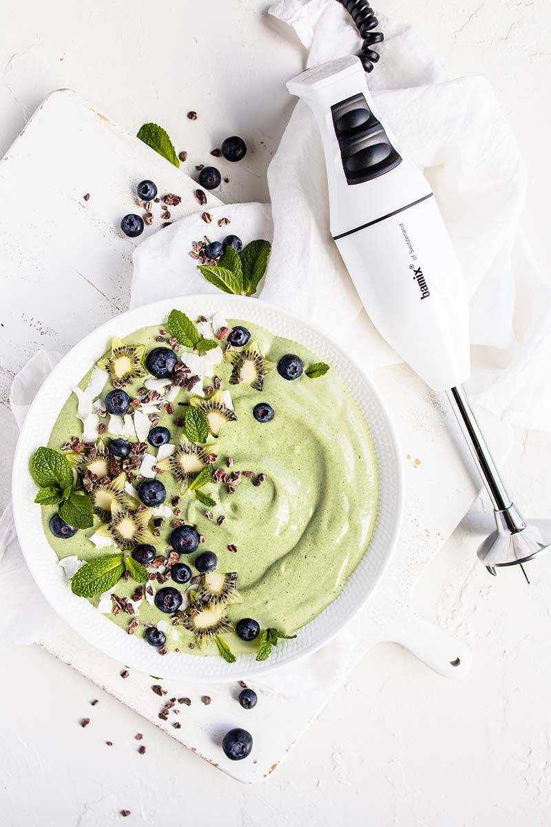 Glorious Green Smoothie Bowl Recipe by Naomin Sherman | Minimax