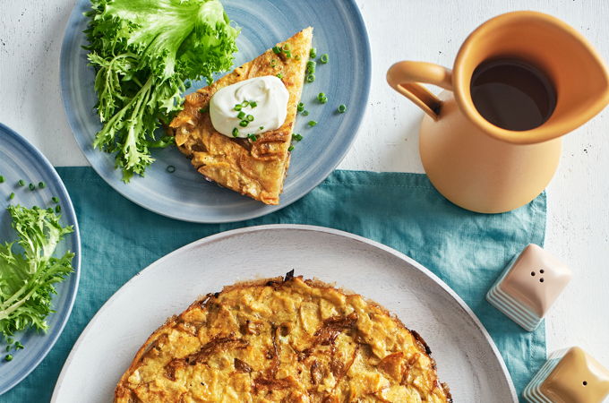 Frittata aux chips et aux oignons caramélisés