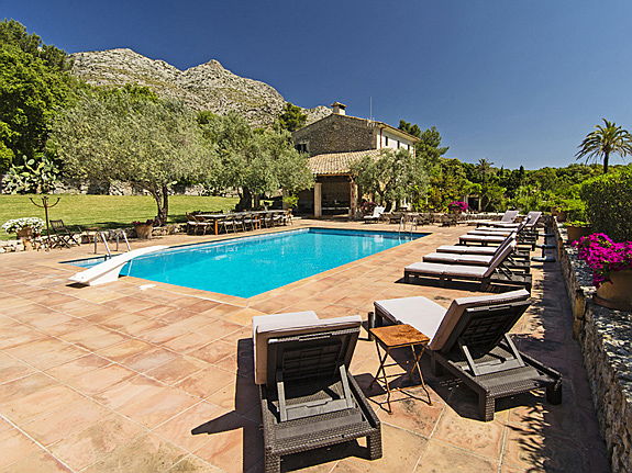  Pollensa
- Grand finca with twelve bedrooms for sale perfect for enjoying Christmas time in Majorca with all the family