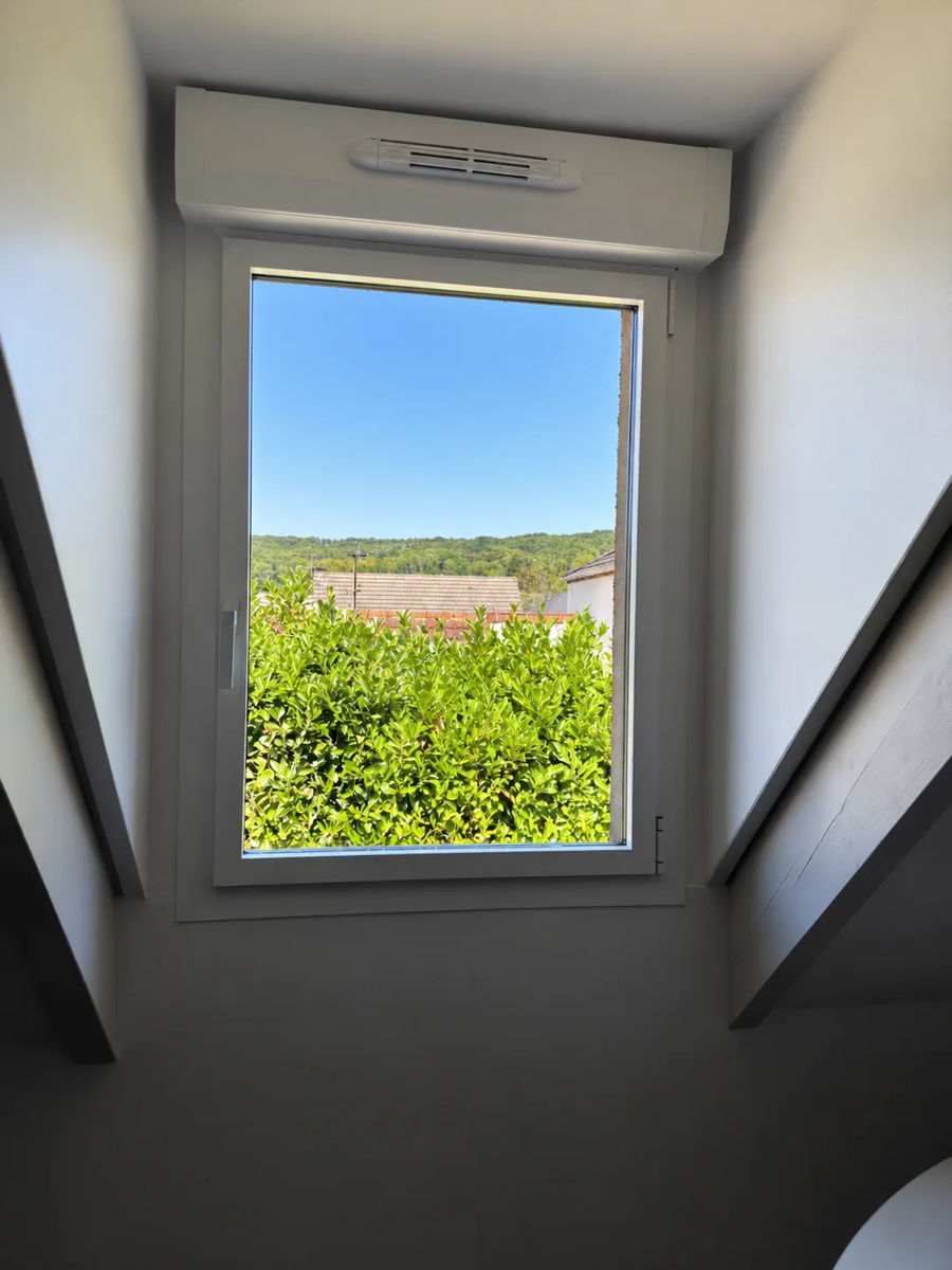 Porte-fenêtre aluminium anthracite à profilés fins — photo 2