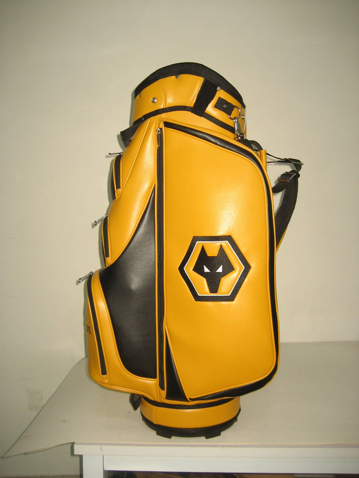 Customised football club golf bags by Golf Custom Bags 21
