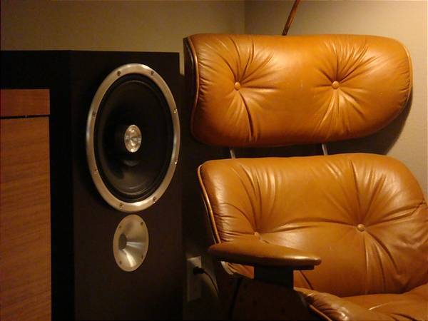 Low Watt Lounge