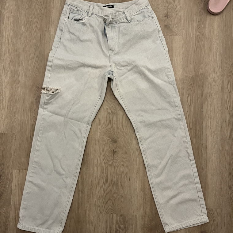 Jeans L with cut