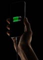 Celular deitado carregandobal