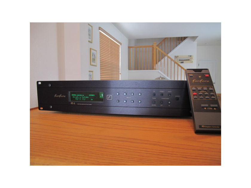 Fanfare FT-1 Reference Analogue FM Tuner