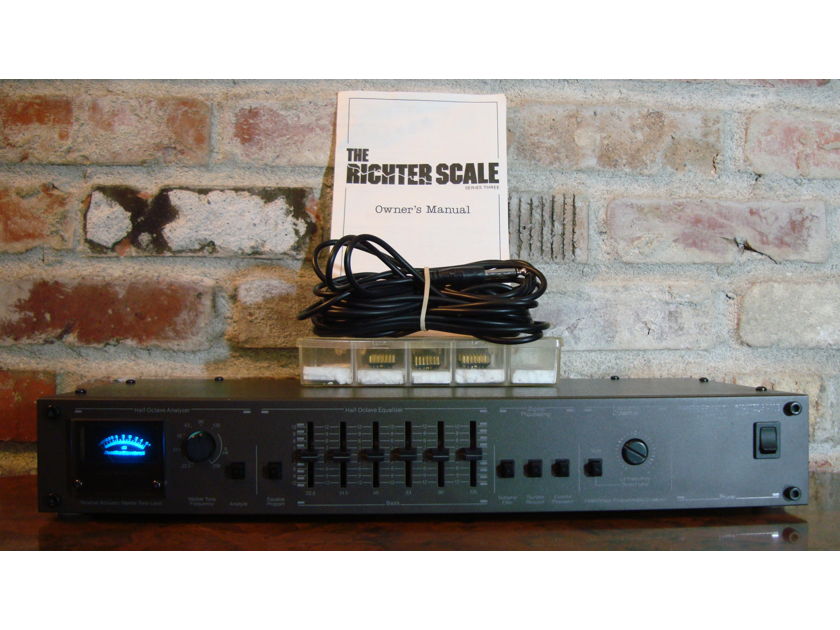 Audio Control AudioControl Richter Scale Series Three Equalizer Analyer Crossover