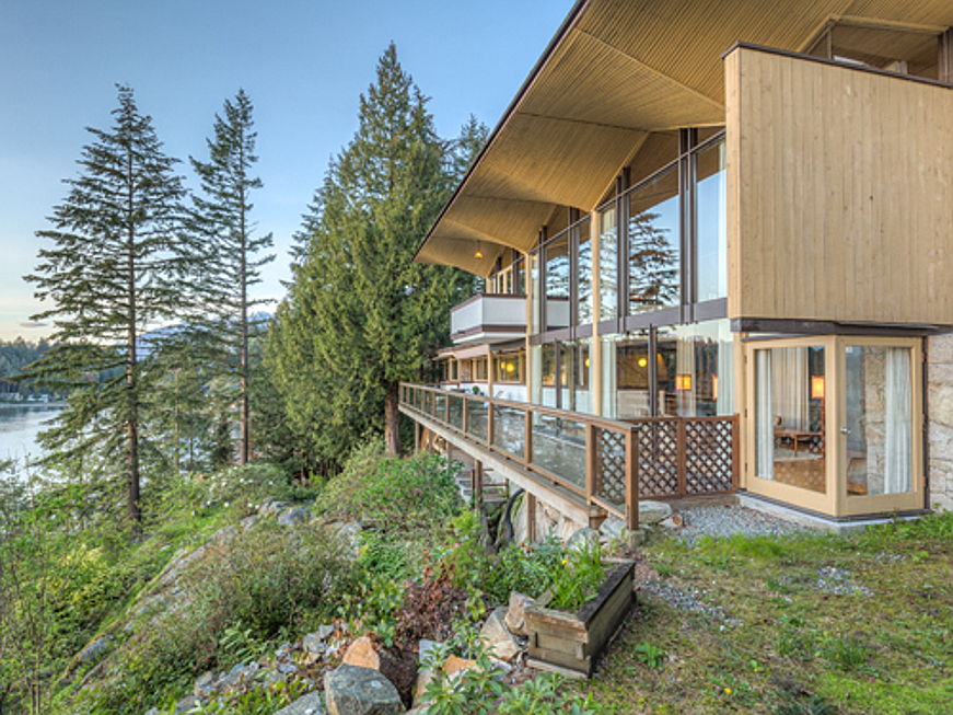  Monza
- Esclusiva casa di design con vista lago a Vancouver, Canada