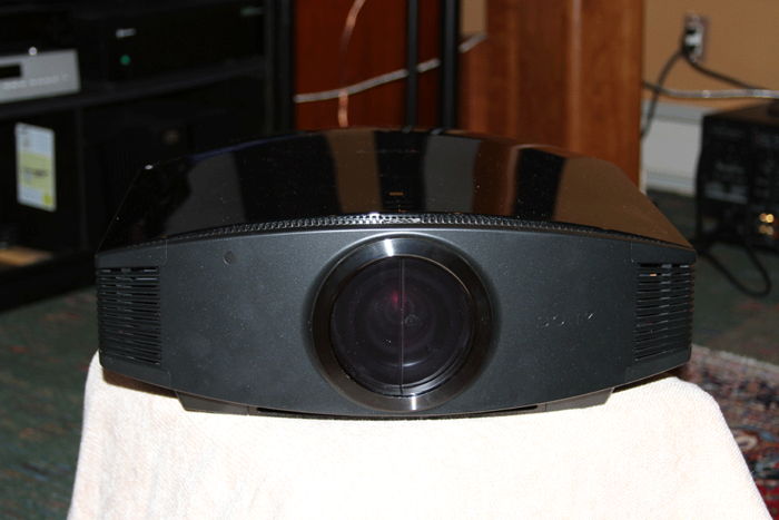 Sony VW 95ES 3D Projector with glasses