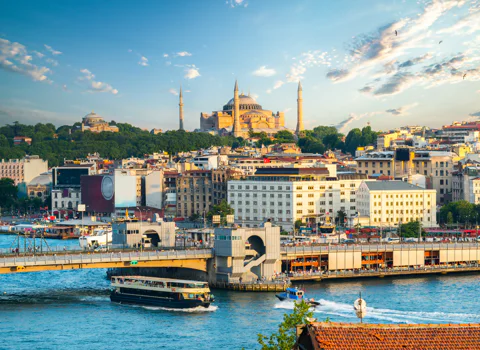 Brunch & Sightseeing Cruise with Hotel Pick-Up