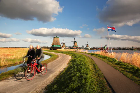Countryside Bike Tour from Amsterdam: a Windmill and Dutch Cheese