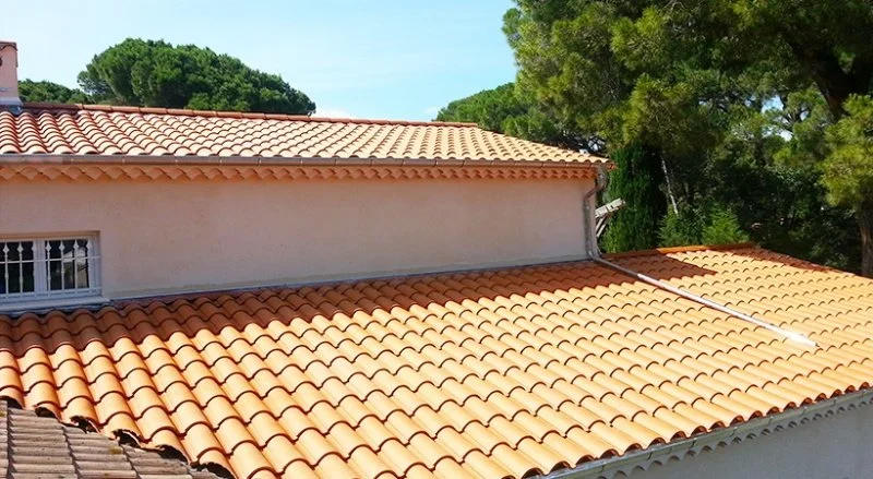 Rénovation de la couverture en tuiles romanes d’une villa à Cannes — photo 22 sur 23 — CEG TOITURE