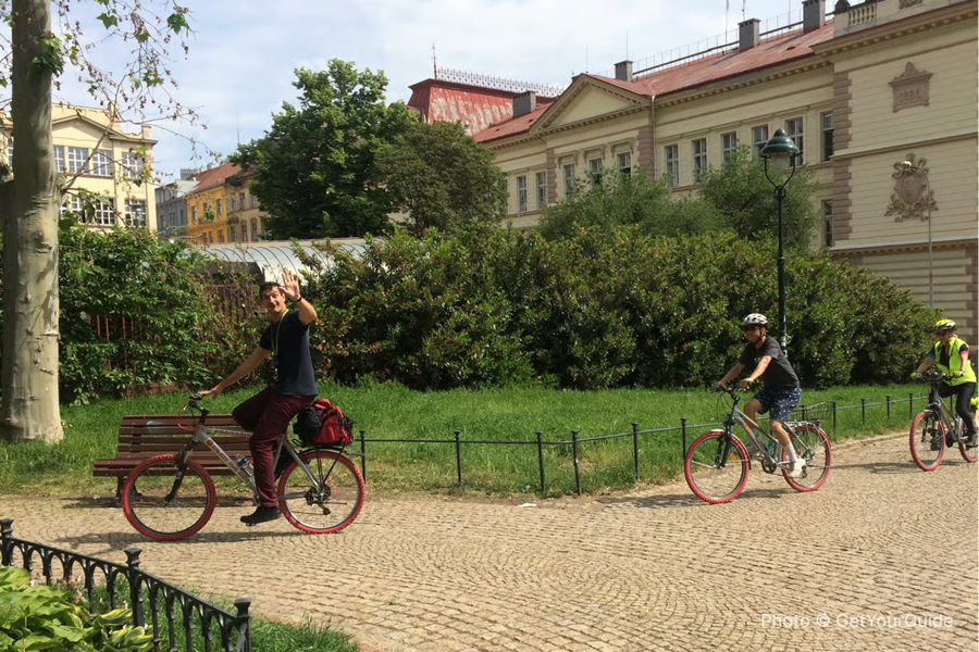 Prague: Stunning Viewpoints, Castle, City & Park E-Bike Tour - photo 1