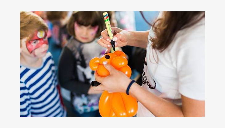 balloon artist zurich by bazinga parties