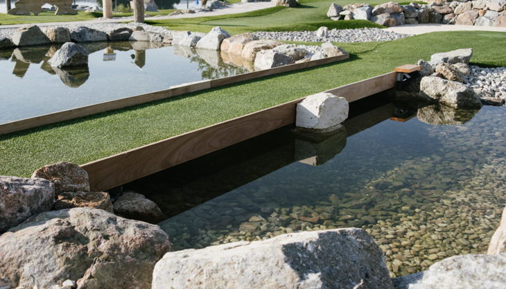 bester geburtstagde wildwakeski stonehill adventure golf brücke bahn wiese steine bach