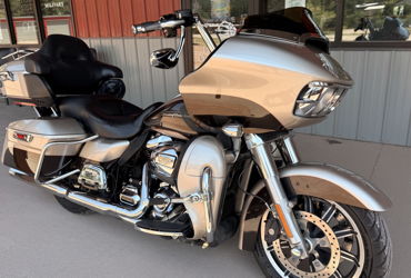 2018 HARLEY-DAVIDSON FLTRU ROAD GLIDE ULTRA motorcycle for rent near BOX ELDER, SD