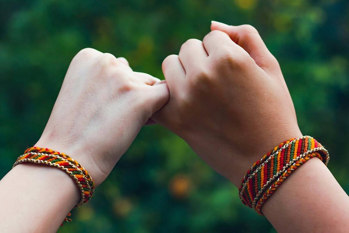 Freundschaftsarmbänder zum Valentinstag