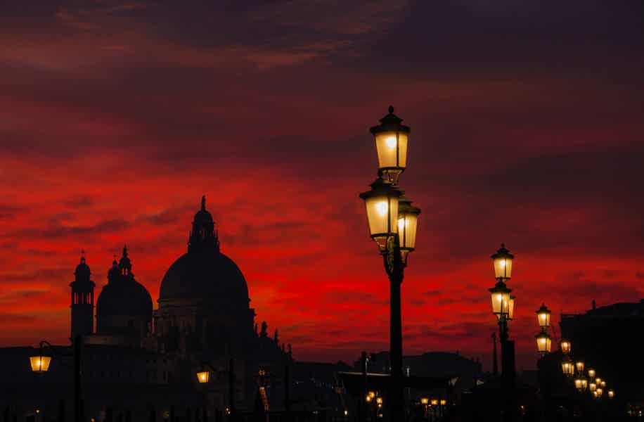 Small Group Tour of Venice by Night With an Expert Local Guide - photo 4