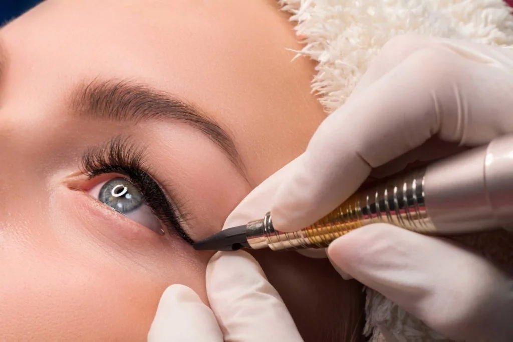 Semi - Permanent Makeup