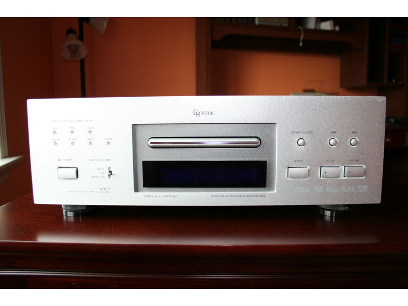 Esoteric DV-50s Multi-format DVD Player