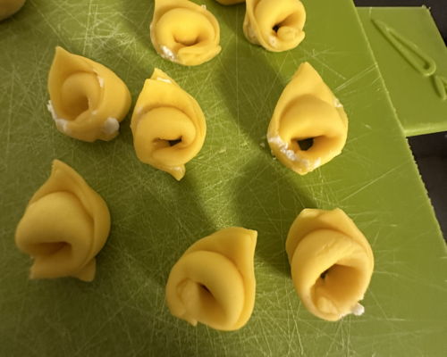 Corsi di cucina Modena: Tortellini vegetariani in brodo vegetale 