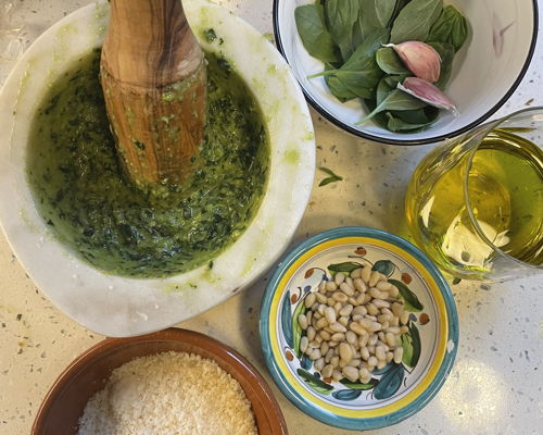 Cooking classes London, GB: Learn to cook an Italian feast: Trofie al pesto and crostata