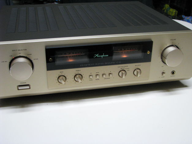Accuphase E-211 Integrated Amp with AD-9 Phono Board