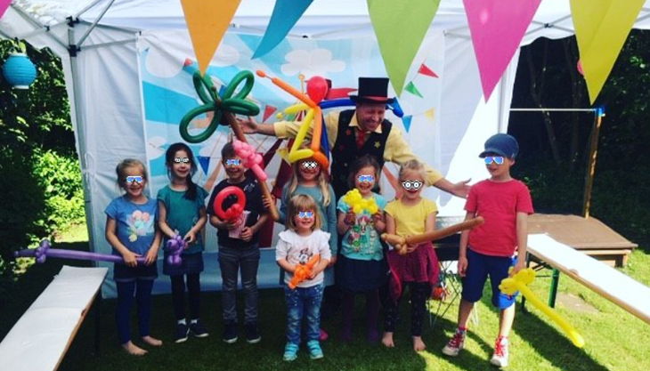 kindergeburtstag koeln ballonfiguren gruppenfotojpg