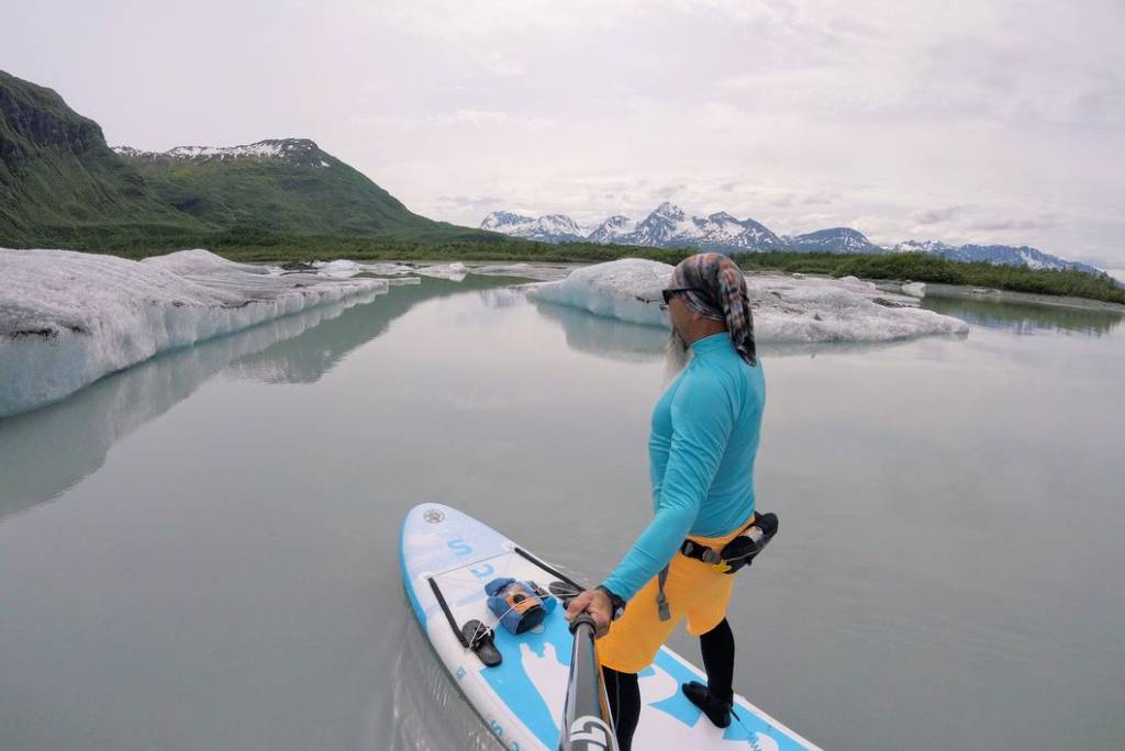 Stand up paddle boards have good stability on Ice adventure with Funwater paddle boards