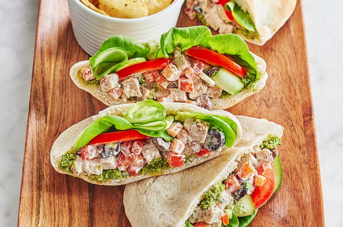 Pitas à la salade de porc