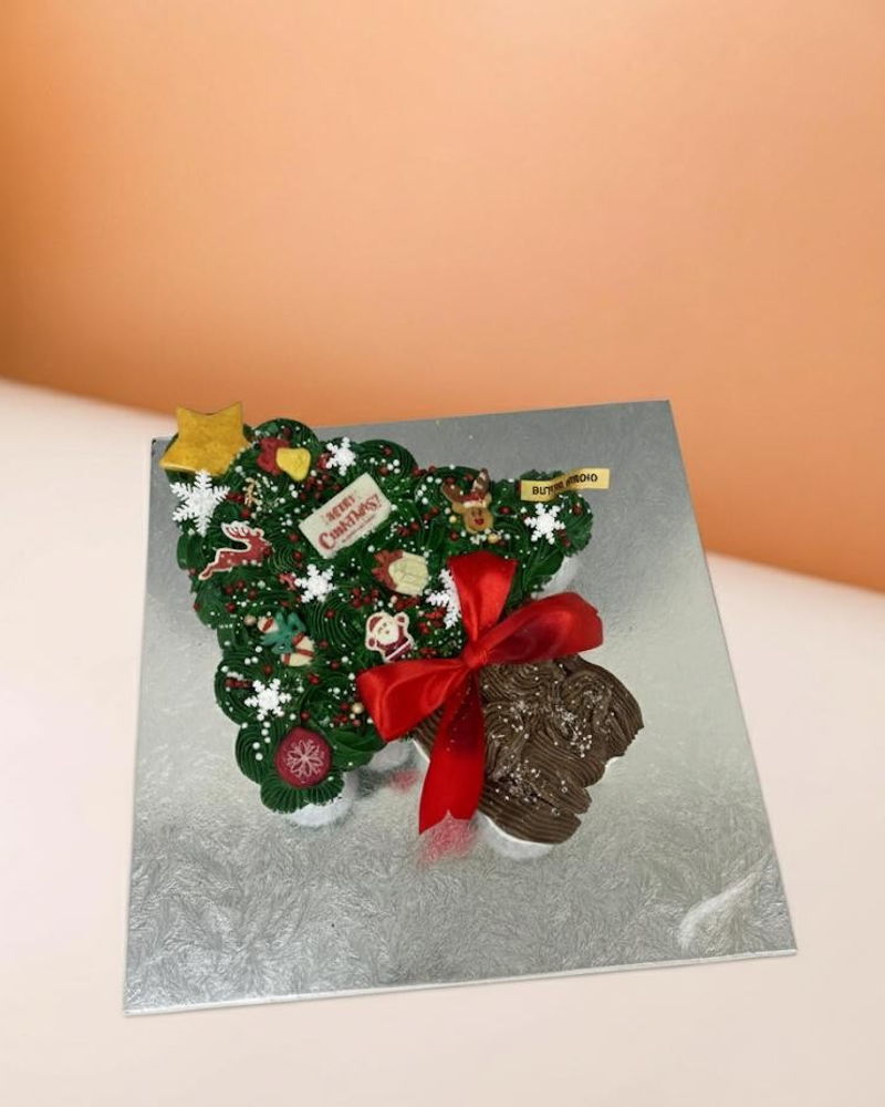 Enchanted Christmas Cupcake Tree