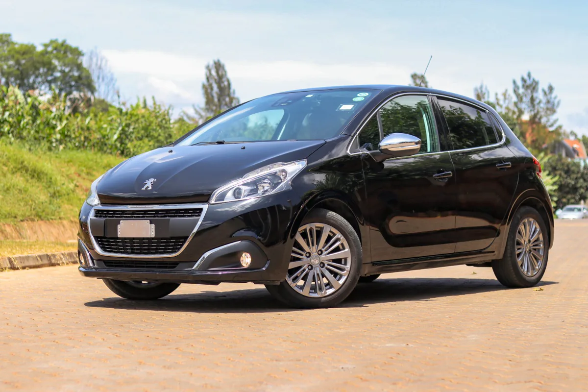2016 Peugeot 208 — Royal Max Motors — photo 3 of 16