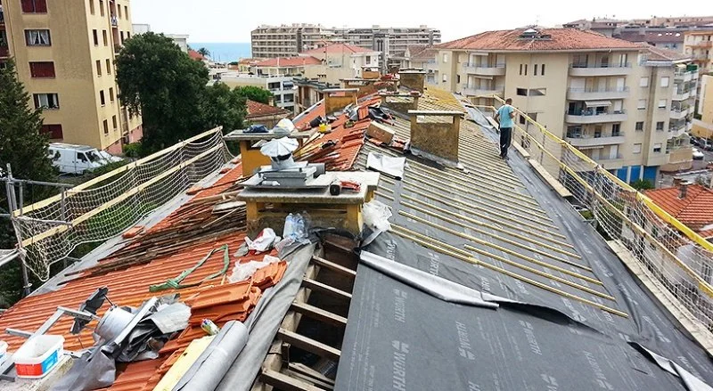 Rénovation de 2 000 m² de couverture en tuiles de Marseille — photo 18 sur 26 — CEG TOITURE