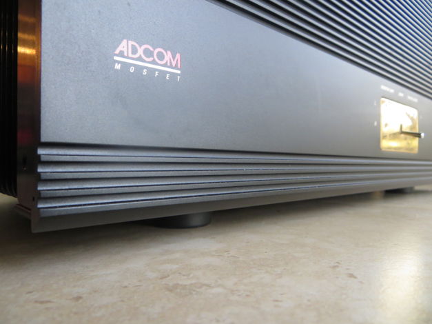 ADCOM GFA-5802 IN NEAR MINT CONDITION FULLY OPERATIONAL...