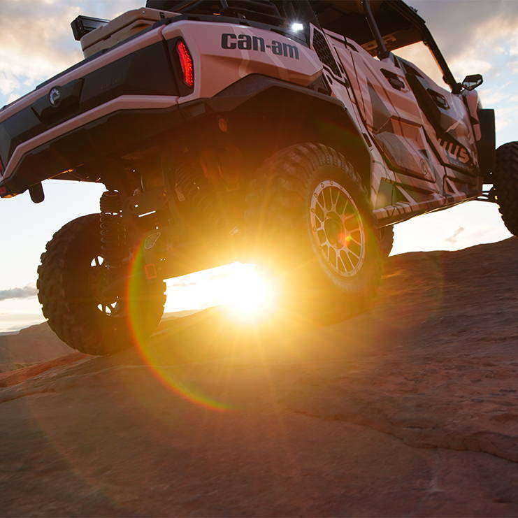 hushin can am features at sunset