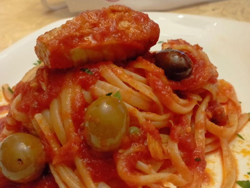 Food experiences Giglio Campese: Fish appetizer; Baked fish; Tiramisu