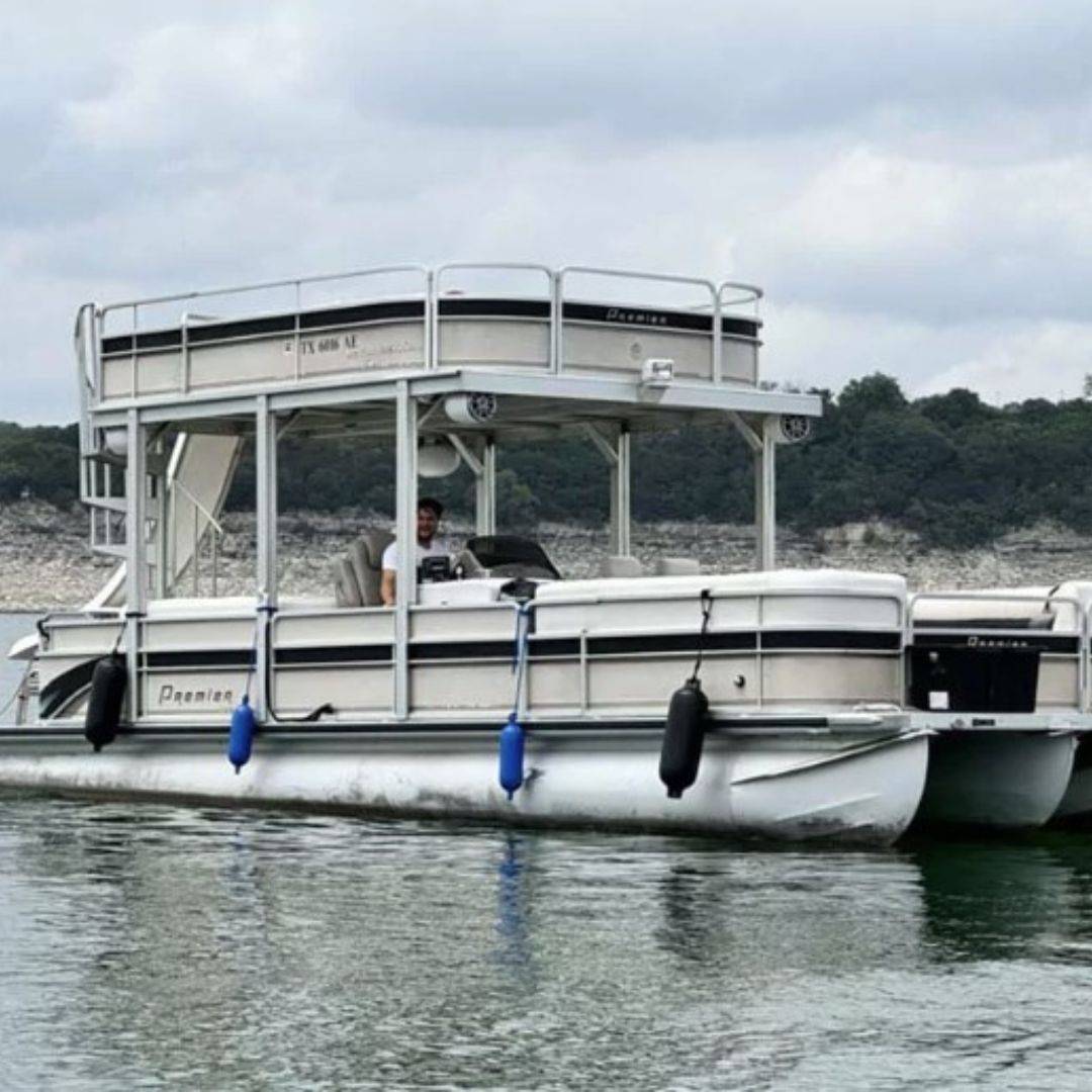 lake austin boat rentals bachelorette party