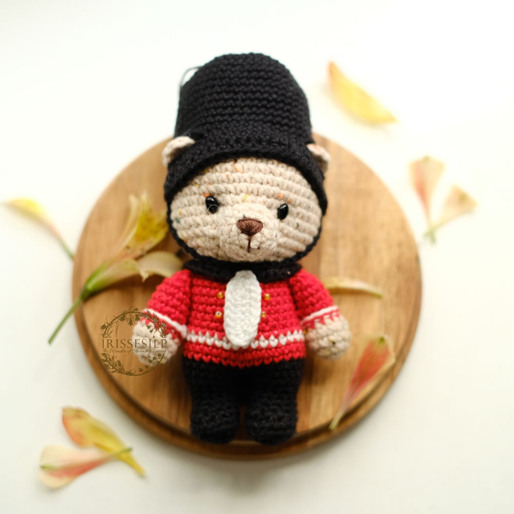 Beary The London Bear - Amigurumi Crochet Pattern [English PDF]