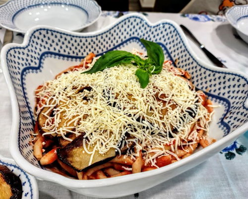 Corsi di cucina Catania: Pasta alla Norma e vino siciliano