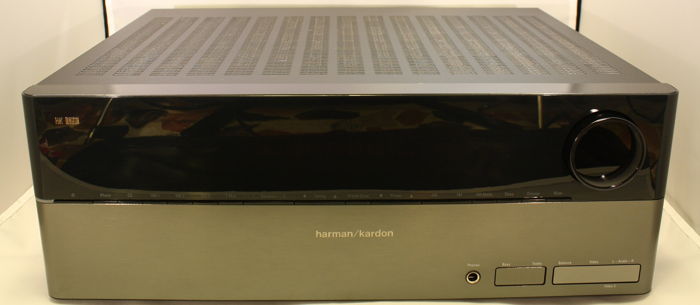 Harman Kardon HK 3390 Stereo Receiver with Phono. AS NEW!