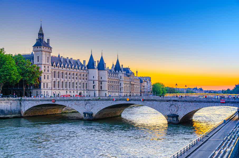Paris Lunch Cruise: Gourmet Dining on the Seine - photo 2