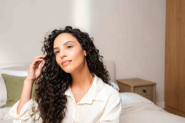 Unlock the Secret to Shinier Hair: OI Liquid Luster